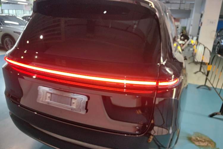 Li Auto L9 2022 — 5