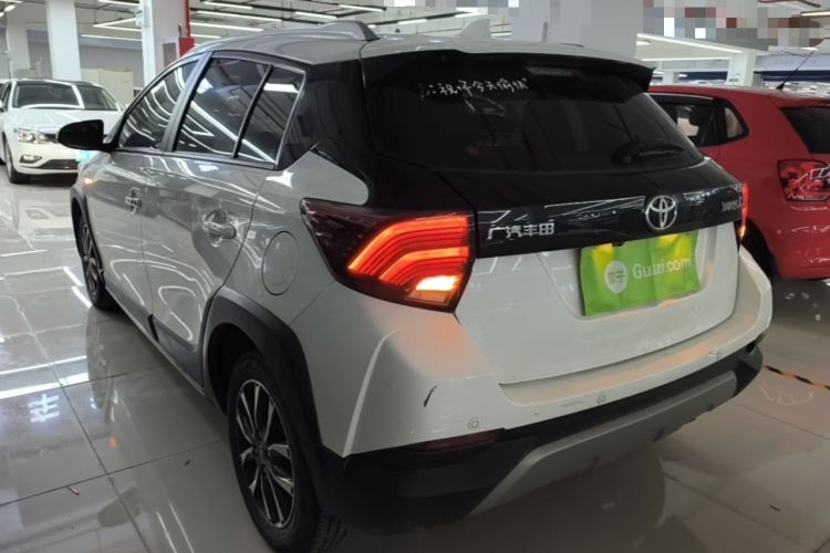 Toyota YARiS L 2022 — фото 4