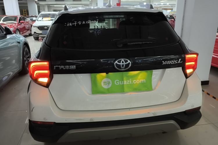Toyota YARiS L 2022 — фото 5