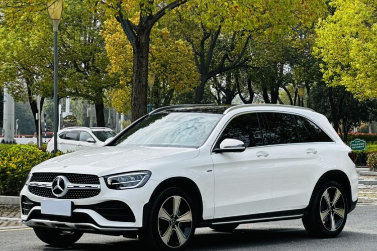 Mercedes-Benz GLC 300 L 2022 — фото 1