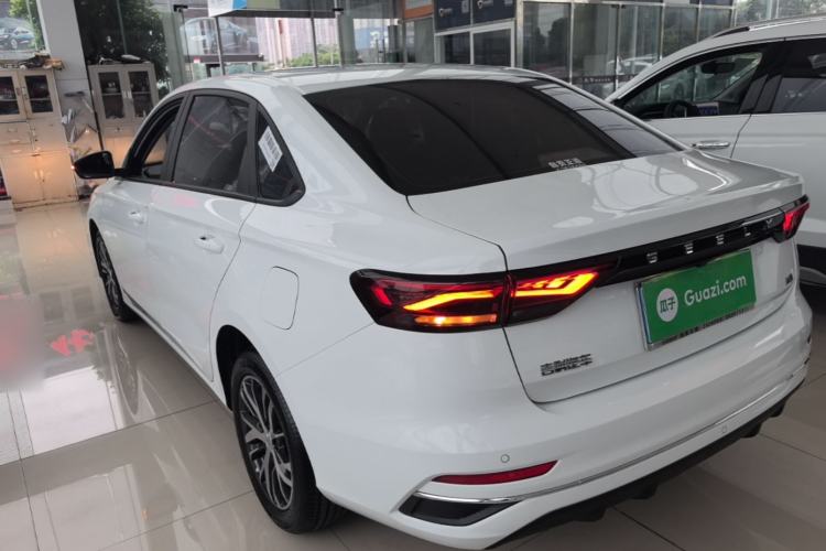Geely Emgrand 2025 — 4