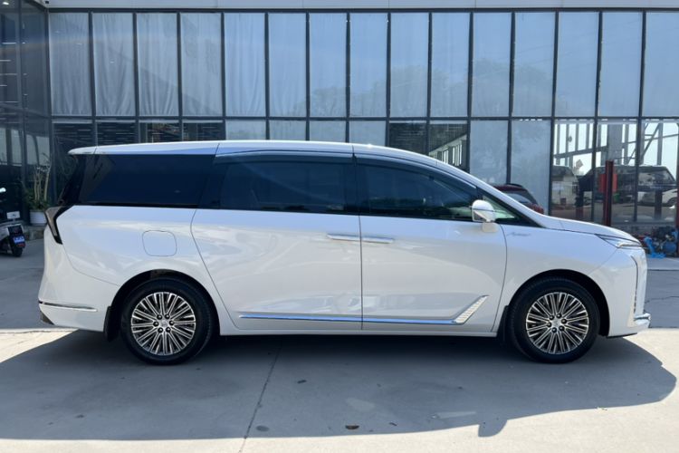 Buick GL8 2024 — 2