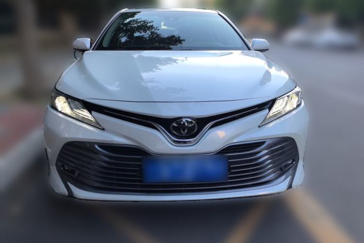 Toyota Camry 2019 — 2
