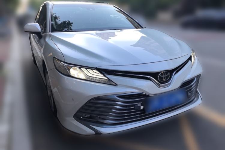 Toyota Camry 2019 — 3