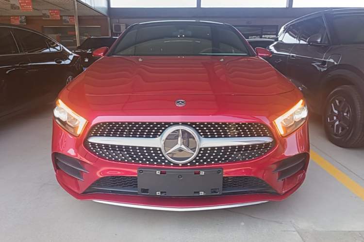 Mercedes-Benz A 200 L 2020 — 2