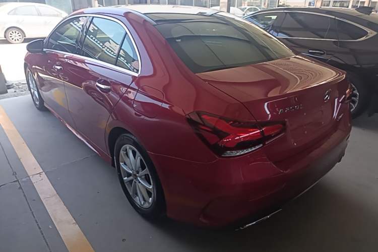Mercedes-Benz A 200 L 2020 — 4