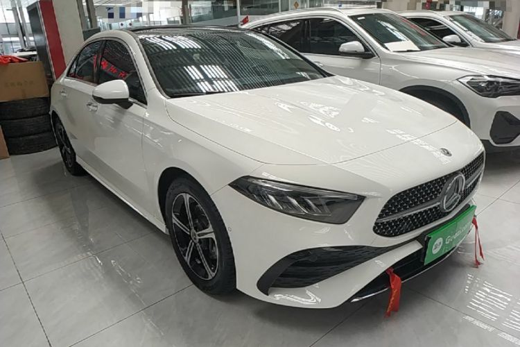 Mercedes-Benz A 200 L 2023 — фото 3
