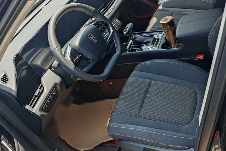 Bestune B70 2025 — 5