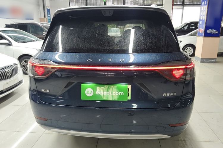 AITO M9 2025 — 5