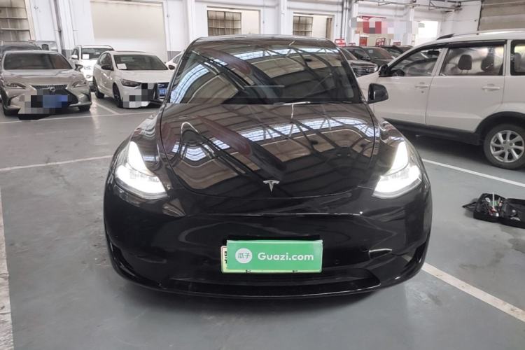 Tesla Model Y 2022 — 2