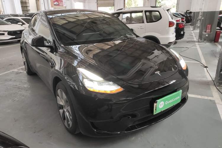 Tesla Model Y 2022 — 3