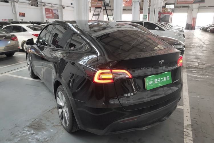Tesla Model Y 2022 — 4