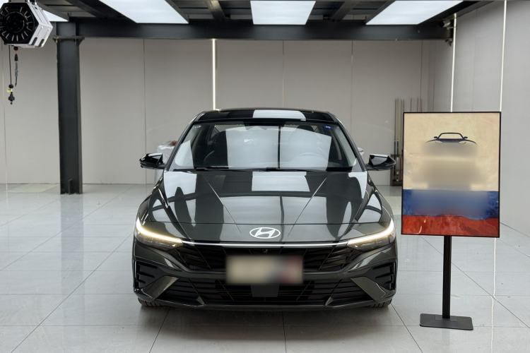 Hyundai Elantra 2023 — 2