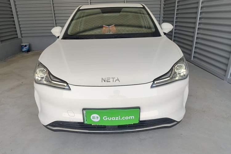 Neta V 2022 — 2