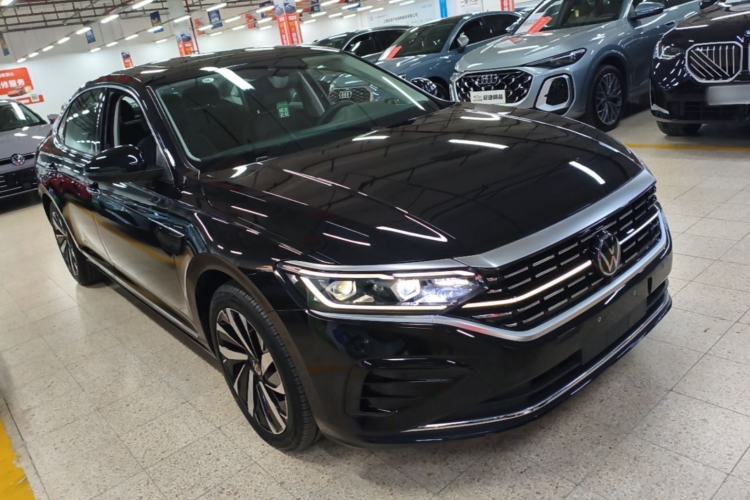 Volkswagen Passat 2025 — 3
