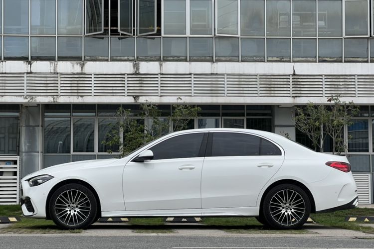 Mercedes-Benz C 260 L 2025 — фото 3
