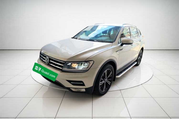 Volkswagen Tiguan L 2021 — фото 1
