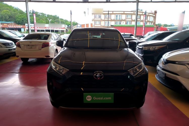 Toyota RAV4 2023 — 2
