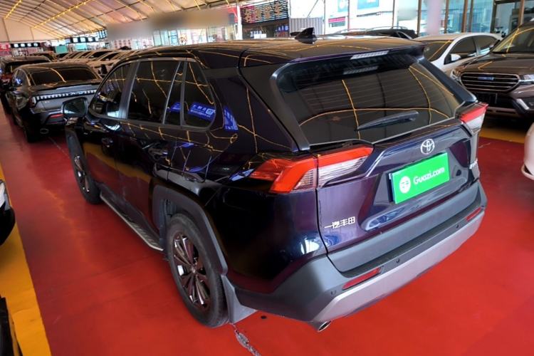 Toyota RAV4 2023 — 4
