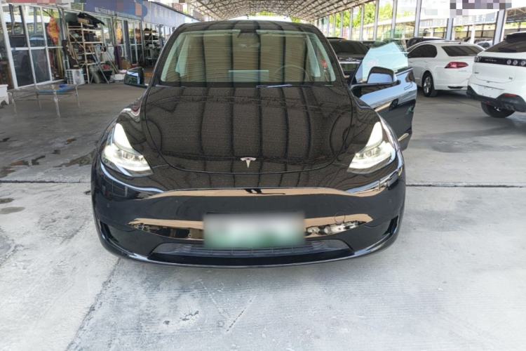Tesla Model Y 2022 — 2