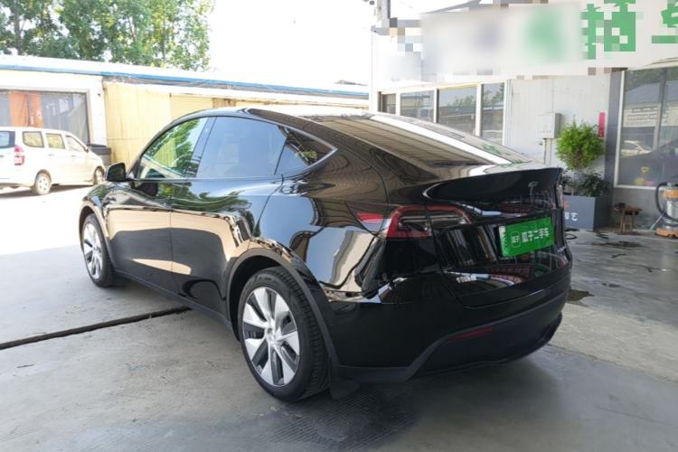 Tesla Model Y 2022 — 4
