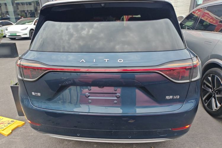 AITO M9 2024 — 5
