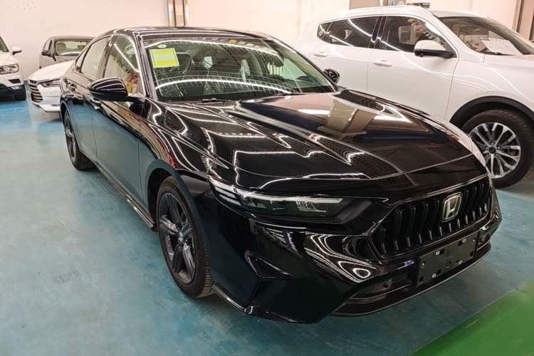 Honda Accord 2025 — 3