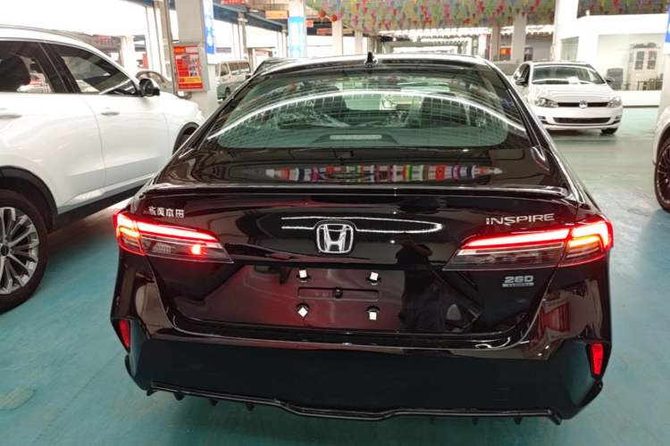 Honda Accord 2025 — 5
