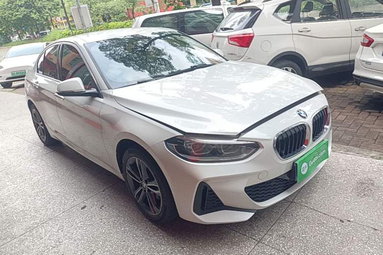 BMW 120i 2021 — фото 3