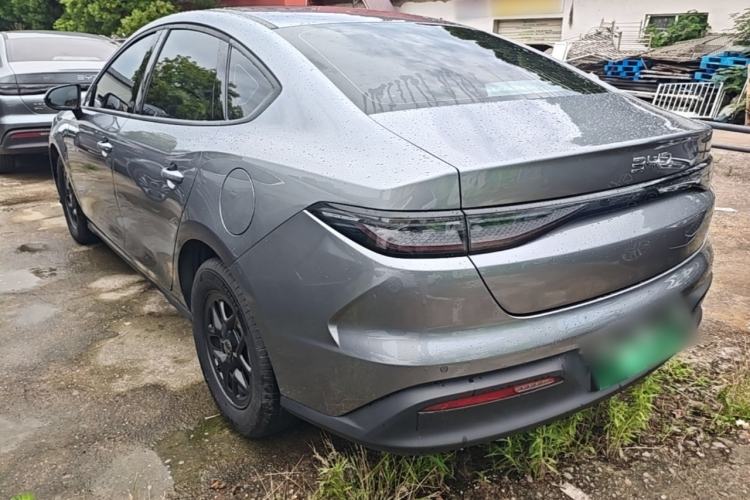 BYD Seal 05 DM-i 2025 — фото 4