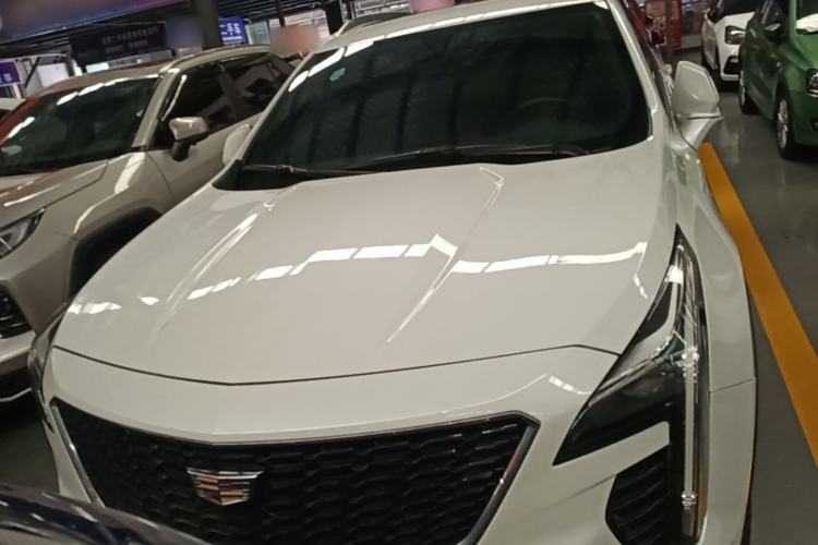 Cadillac XT4 2021 — 2