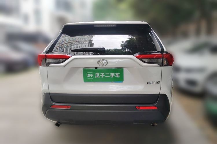 Toyota RAV4 2023 — 3