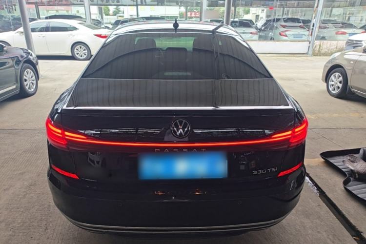 Volkswagen Passat 2023 — 5
