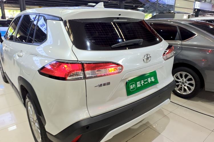 Toyota Corolla Cross 2022 — фото 4