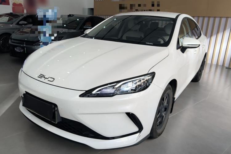 BYD Seal 05 DM-i 2025 — фото 1