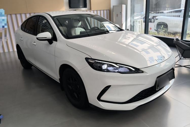 BYD Seal 05 DM-i 2025 — фото 3