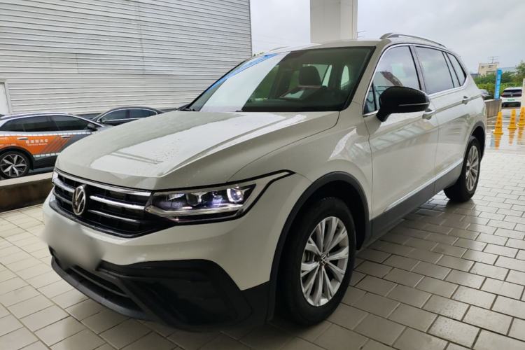 Volkswagen Tiguan L 2024 — фото 1