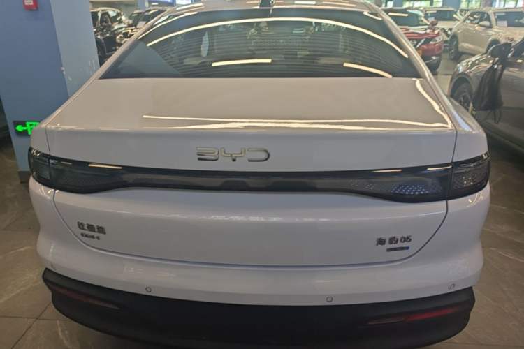 BYD Seal 05 2025 — 5