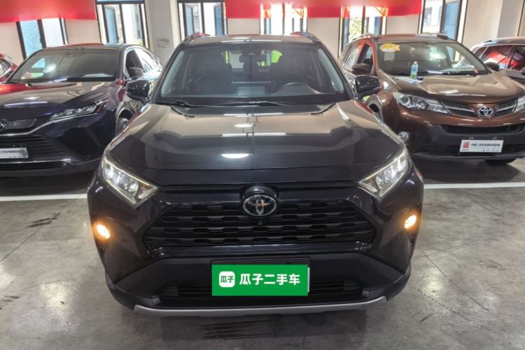 Toyota RAV4 2020 — фото 2