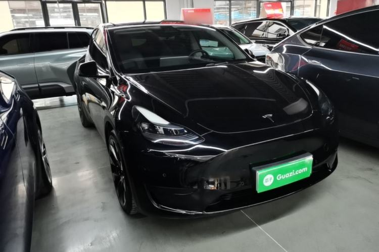 Tesla Model Y 2022 — 3