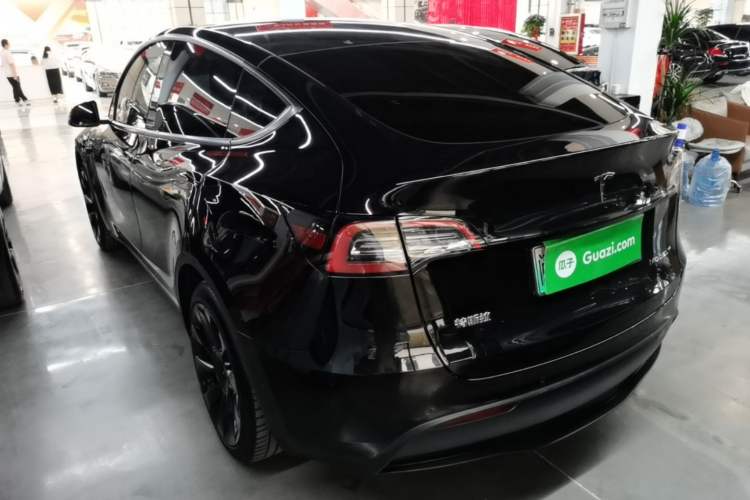 Tesla Model Y 2022 — 4