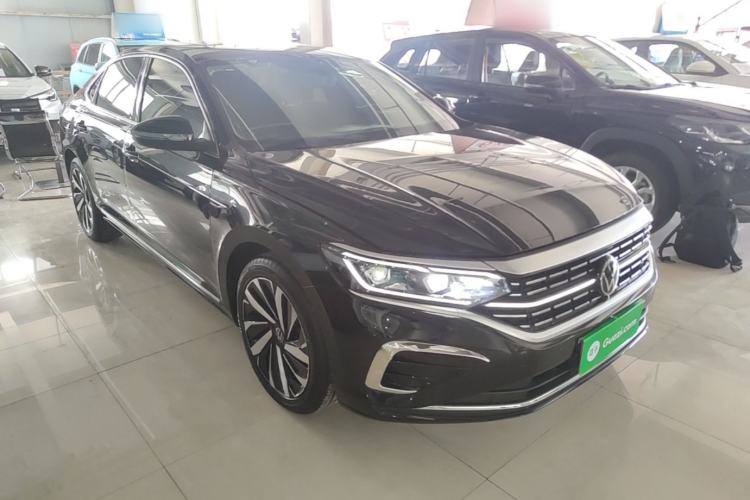 Volkswagen Passat 2023 — 3