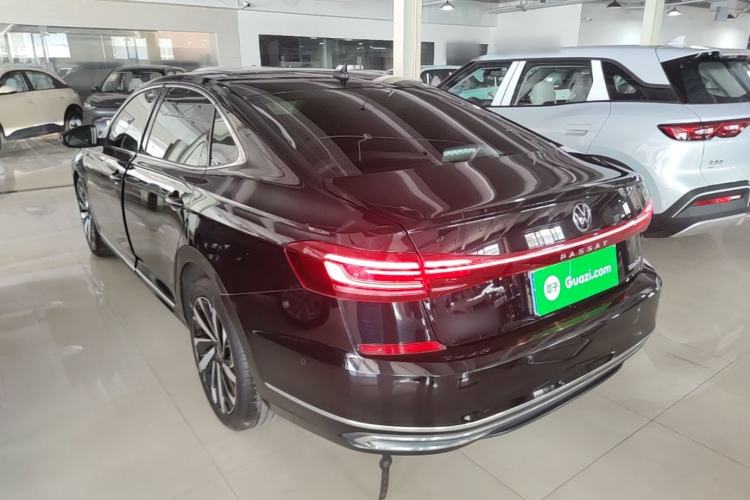 Volkswagen Passat 2023 — 4