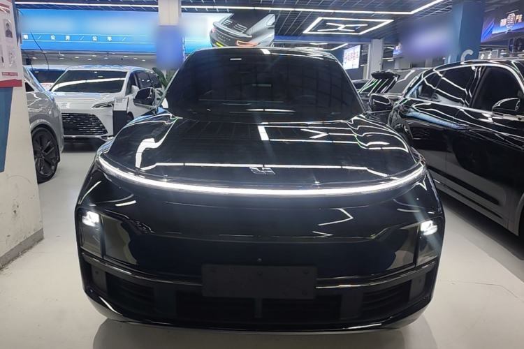 Li Auto L8 2023 — 2