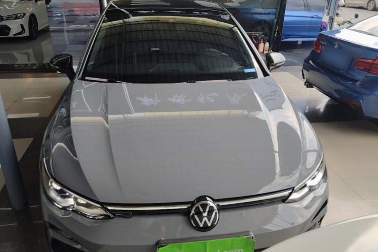 Volkswagen Golf 2023 — 2