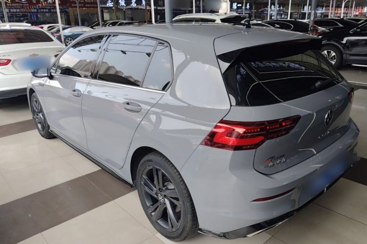 Volkswagen Golf 2023 — 4
