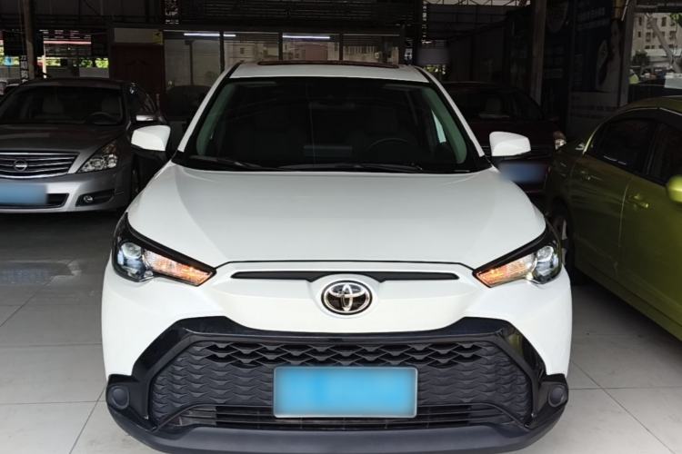 Toyota Corolla Cross 2022 — фото 2