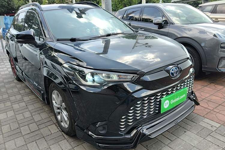 Toyota Corolla Cross 2023 — фото 3