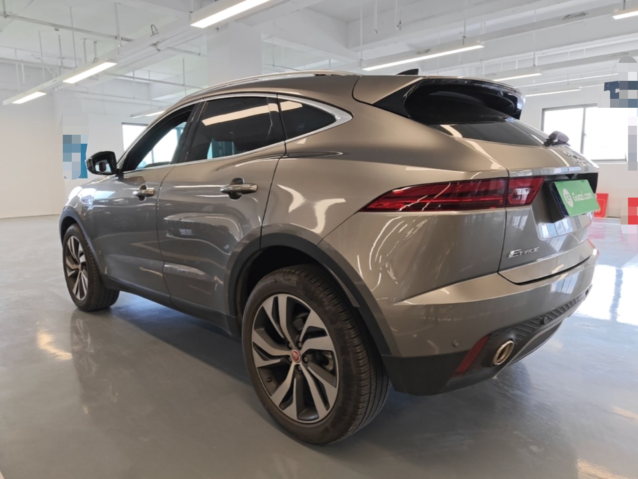 Jaguar e pace 2024 — фото 4