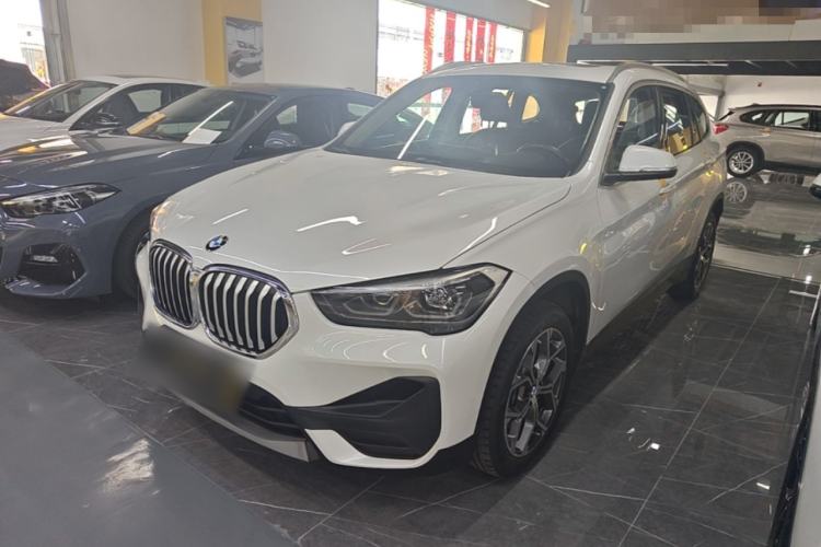 BMW X1 2021 — фото 1